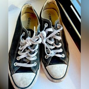 Well worn classic Chuck Taylor’s Women’s size 8